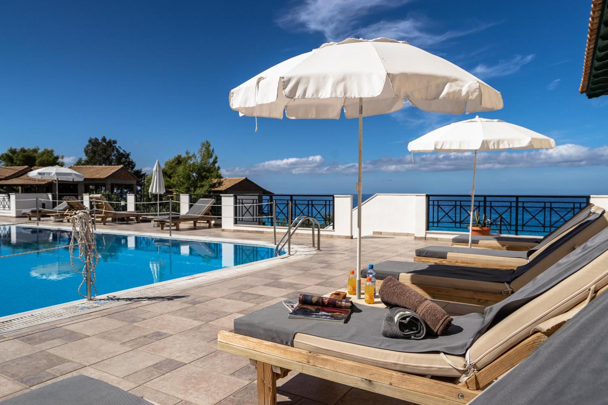 Sunset Triple 1 Apartment Ayios Nikitas Bagian luar foto