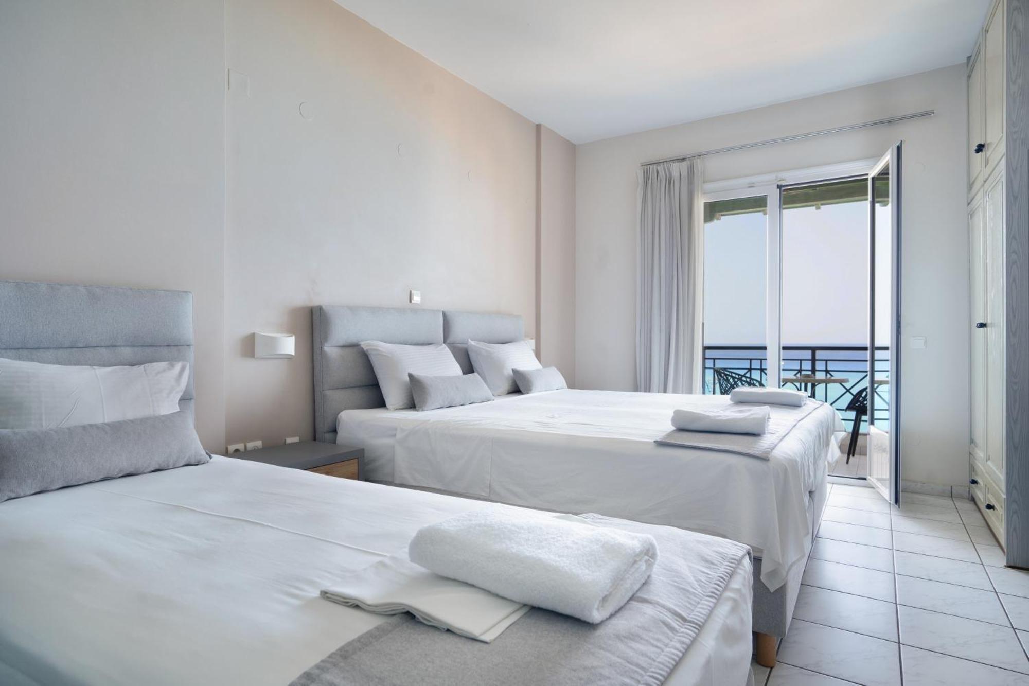 Sunset Triple 1 Apartment Ayios Nikitas Bagian luar foto