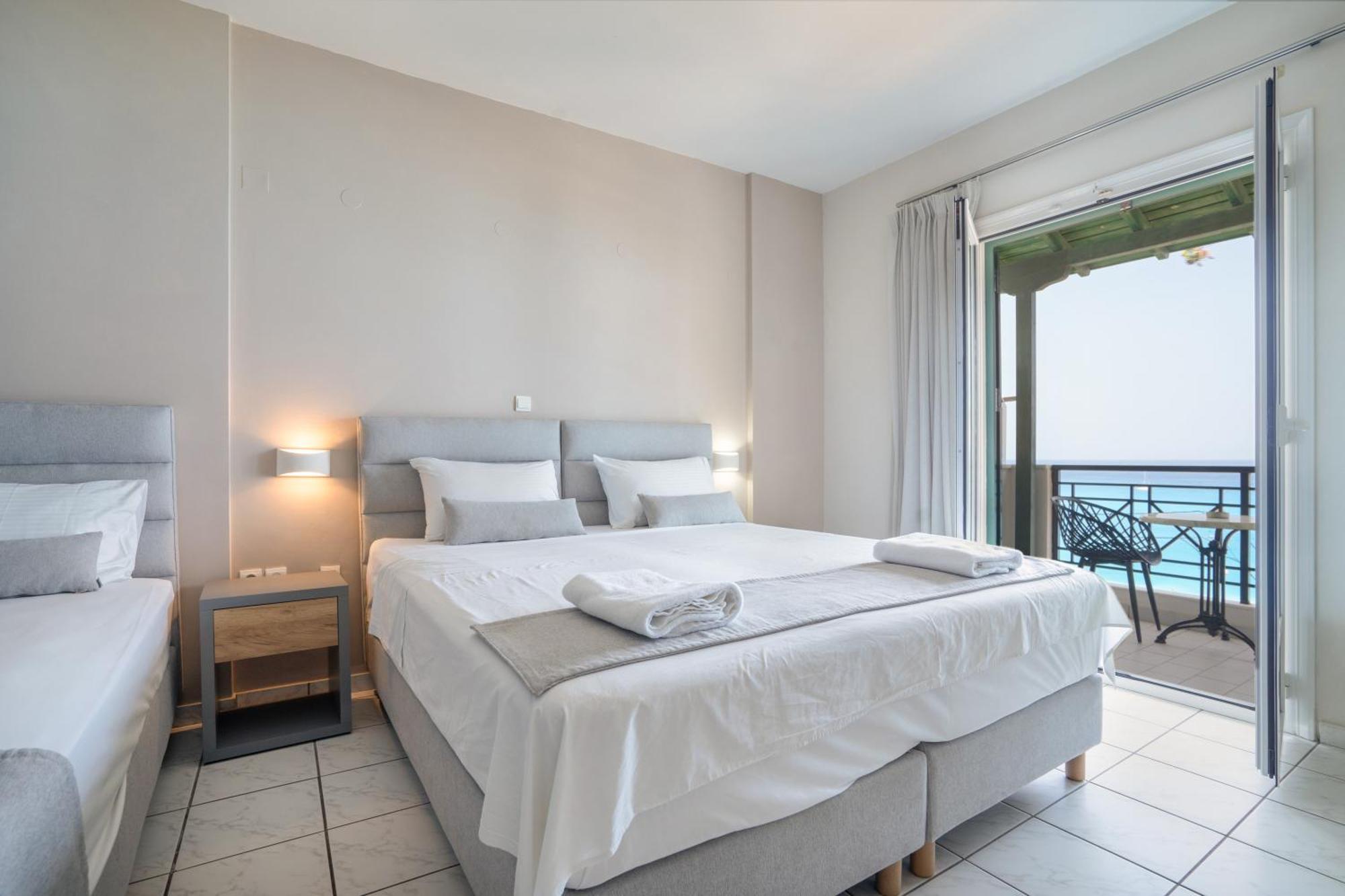 Sunset Triple 1 Apartment Ayios Nikitas Bagian luar foto
