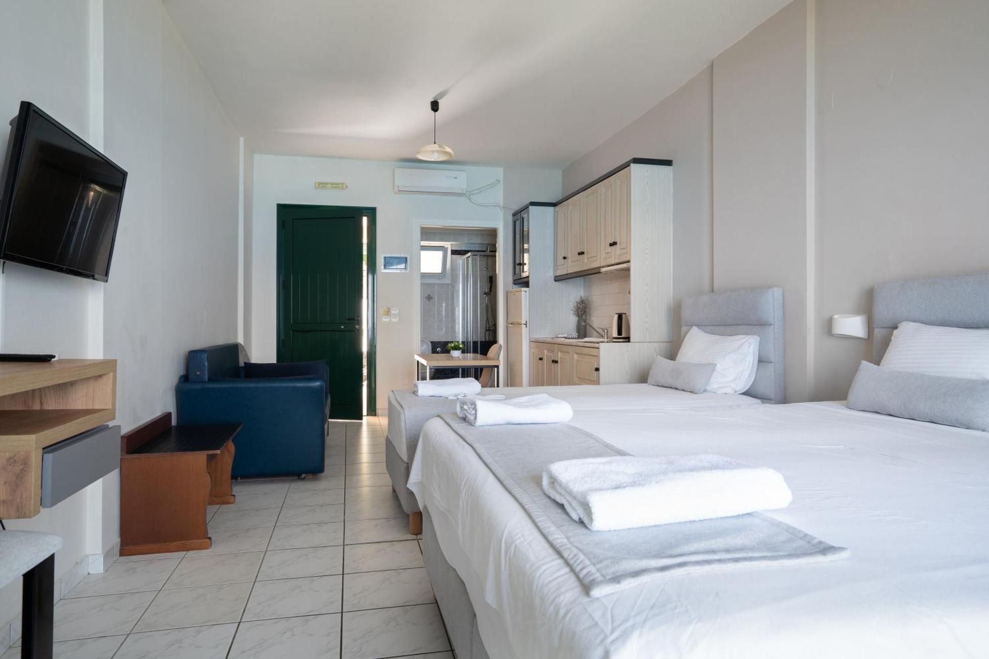 Sunset Triple 1 Apartment Ayios Nikitas Bagian luar foto