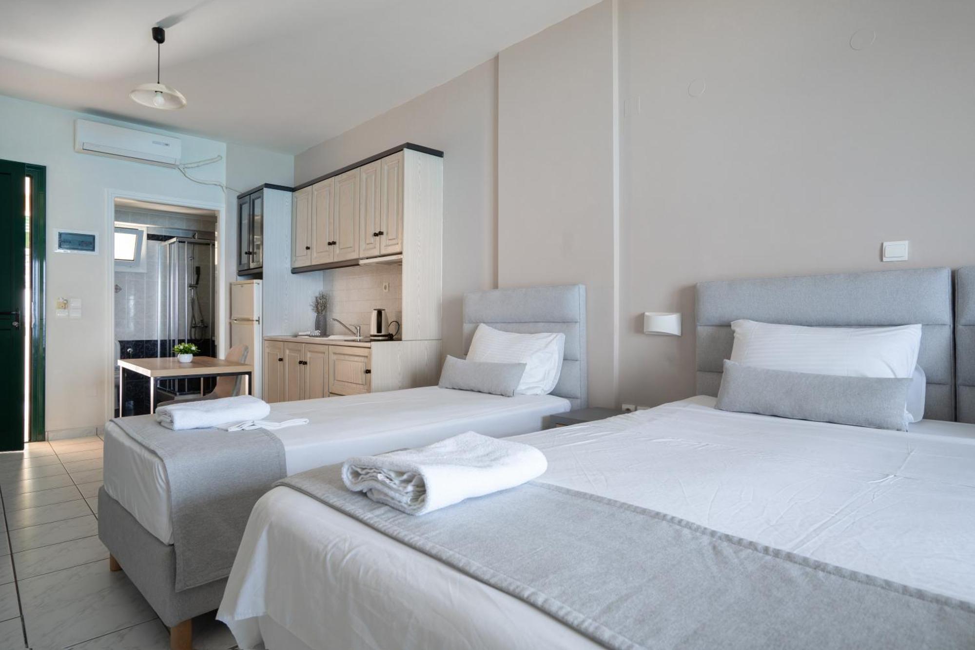 Sunset Triple 1 Apartment Ayios Nikitas Bagian luar foto