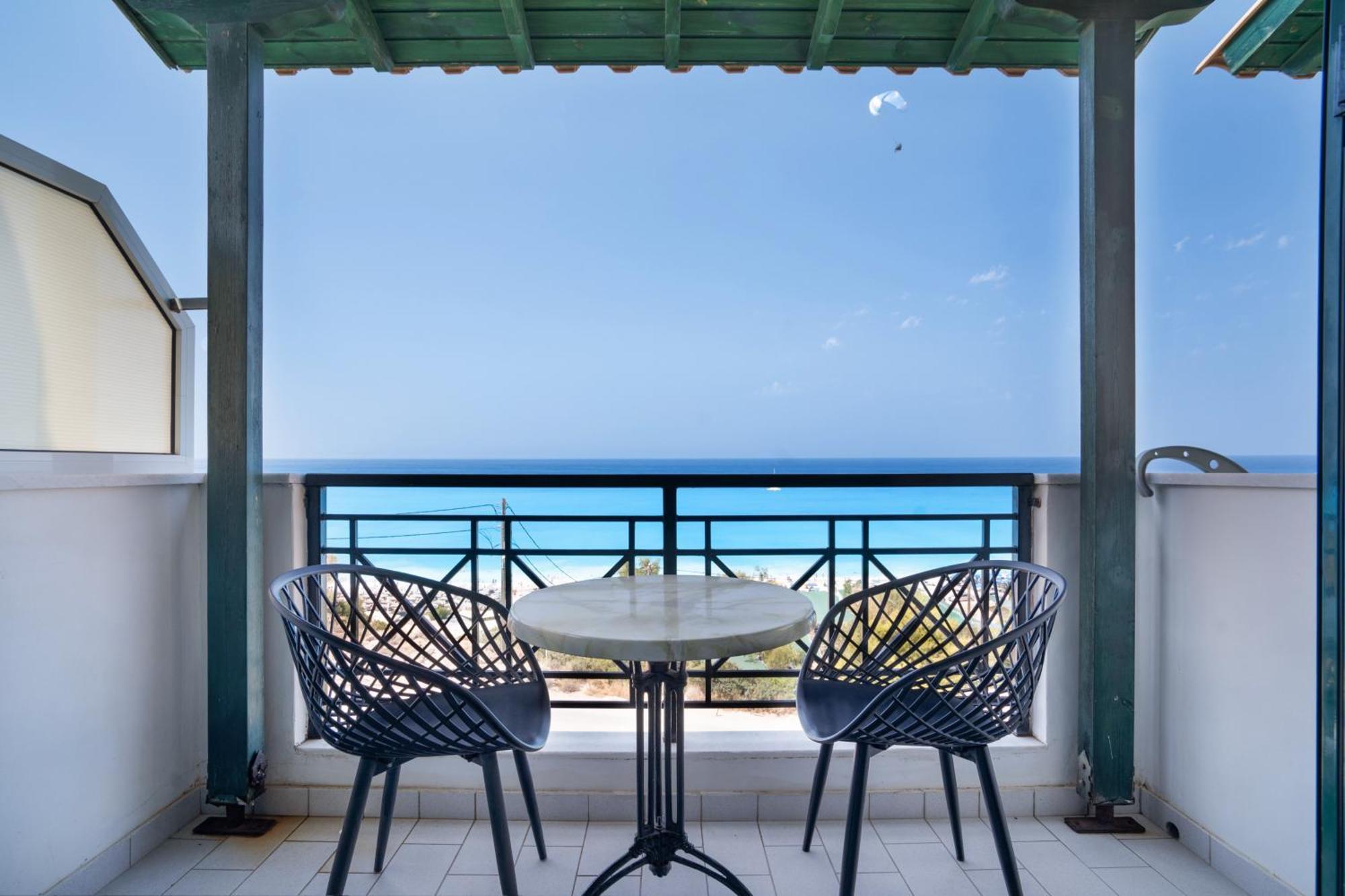 Sunset Triple 1 Apartment Ayios Nikitas Bagian luar foto